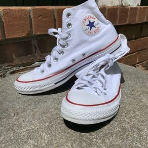 Women’s Converse LIKE NEW